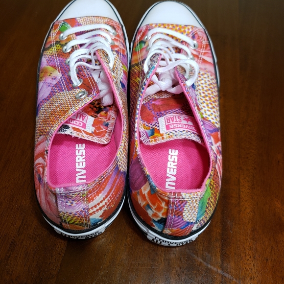 Converse Women's Chuck Taylor All Digital Floral - Picture 7 of 9